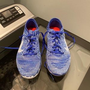 NIKE FREE TR FLYKNIT